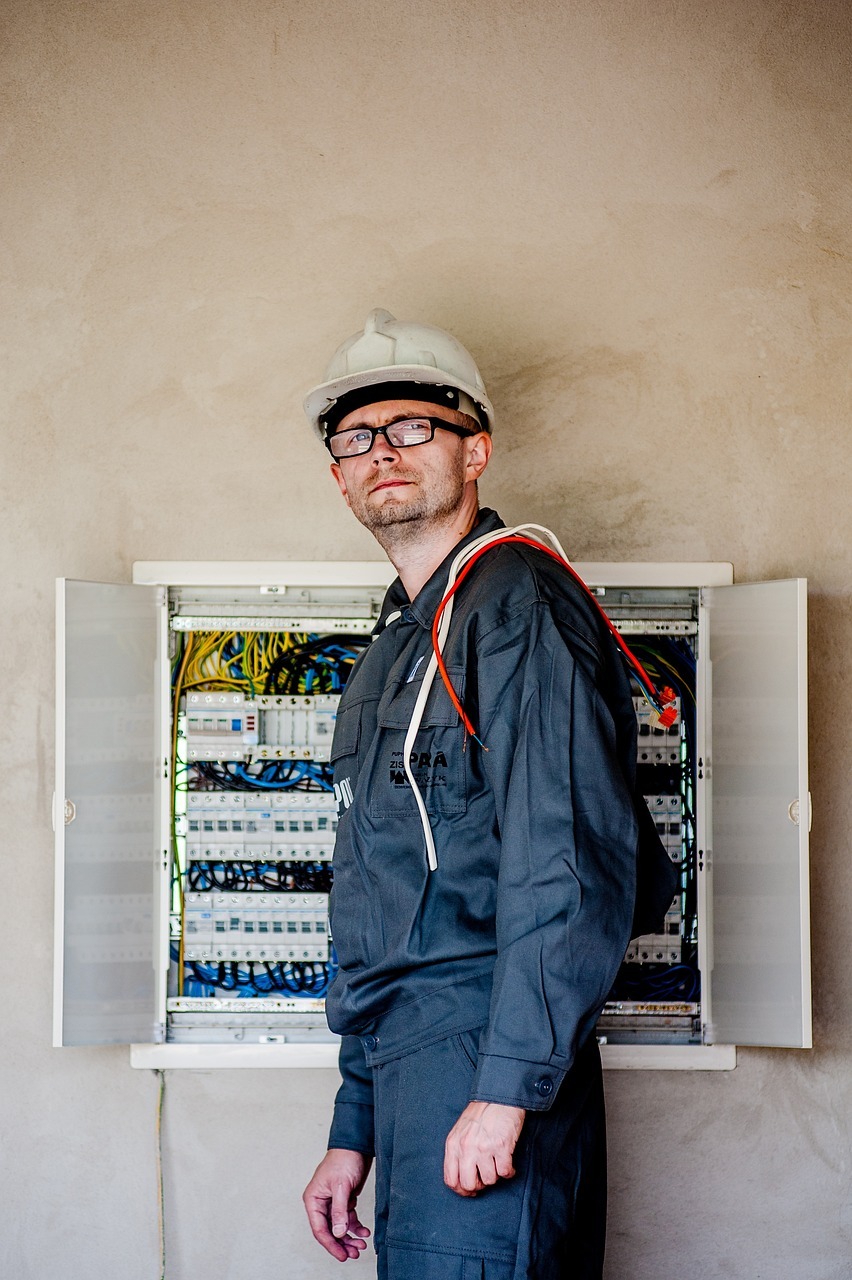 electrician, electric, electricity-1080590.jpg